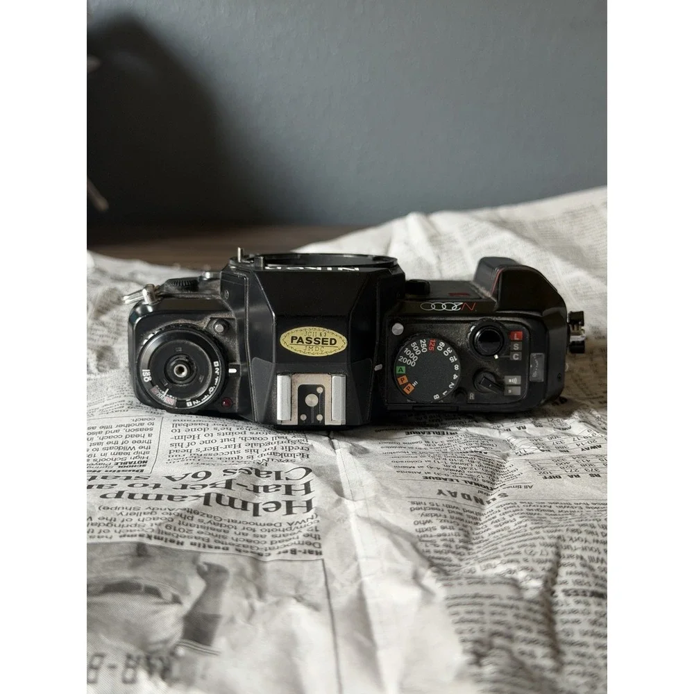 Nikon N2000 35mm SLR Film Camera Body Only